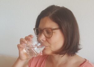 Read more about the article INCREASE your ENERGY by sipping water