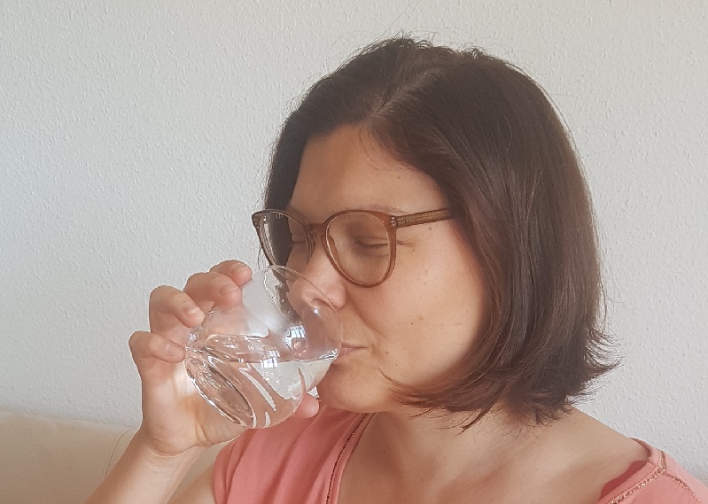 Read more about the article INCREASE your ENERGY by sipping water